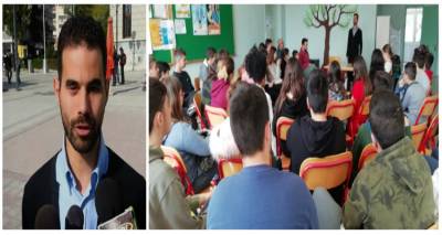 &Tau;&omicron; &Gamma;&upsilon;&mu;&nu;ά&sigma;&iota;&omicron; &Mu;&omicron;&upsilon;&delta;&rho;&omicron;&upsilon; &beta;&lambda;έ&pi;&epsilon;&iota; "&mu;&epsilon; ά&lambda;&lambda;&alpha; &mu;ά&tau;&iota;&alpha;" | &Sigma;&tau;&eta; &Lambda;ή&mu;&nu;&omicron; &omicron; &Beta;&alpha;&gamma;&gamma;έ&lambda;&eta;&sigmaf; &Alpha;&upsilon;&gamma;&omicron;&upsilon;&lambda;ά&sigmaf; (mp3)