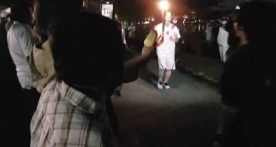 Ιαπωνία: Γυναίκα προσπάθησε να σβήσει με... νεροπίστολο την Ολυμπιακή Φλόγα [βίντεο]