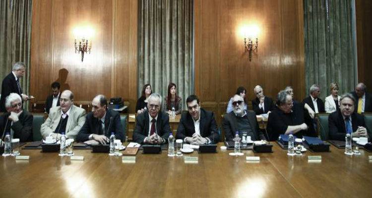 &Eta; &kappa;&upsilon;&beta;έ&rho;&nu;&eta;&sigma;&eta; &pi;&alpha;ί&rho;&nu;&epsilon;&iota; &mu;&epsilon;&tau;&rho;ά-&phi;&omega;&tau;&iota;ά &kappa;&alpha;&iota; &epsilon;&lambda;&pi;ί&zeta;&epsilon;&iota; &sigma;&epsilon; &sigma;&upsilon;&mu;&phi;&omega;&nu;ί&alpha; | &Gamma;&iota;&alpha;&tau;ί &mu;έ&nu;&epsilon;&iota; &alpha;&nu;&omicron;&iota;&chi;&tau;ό &tau;&omicron; &sigma;&epsilon;&nu;ά&rho;&iota;&omicron; &tau;&omega;&nu; &epsilon;&kappa;&lambda;&omicron;&gamma;ώ&nu;