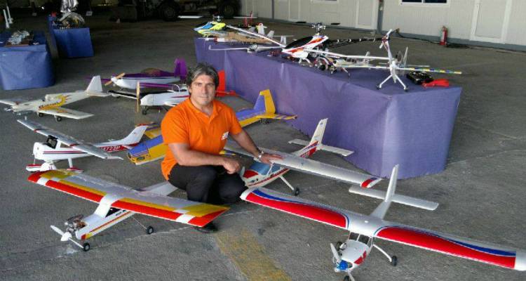 Έ&kappa;&theta;&epsilon;&sigma;&eta; &alpha;&epsilon;&rho;&omicron;&mu;&omicron;&nu;&tau;&epsilon;&lambda;&iota;&sigma;&mu;&omicron;ύ &sigma;&tau;&eta;&nu; 130 &Sigma;&mu;&eta;&nu;&alpha;&rho;&chi;ί&alpha; &Mu;ά&chi;&eta;&sigmaf; &sigma;&tau;&eta; &Lambda;ή&mu;&nu;&omicron;