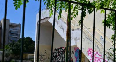 &Nu;&omicron;&sigma;&eta;&lambda;&epsilon;ύ&epsilon;&tau;&alpha;&iota; &sigma;&epsilon; &sigma;&omicron;&beta;&alpha;&rho;ή &kappa;&alpha;&tau;ά&sigma;&tau;&alpha;&sigma;&eta; &eta; 13&chi;&rho;&omicron;&nu;&eta; &pi;&omicron;&upsilon; έ&pi;&epsilon;&sigma;&epsilon; &alpha;&pi;ό &mu;&pi;&alpha;&lambda;&kappa;ό&nu;&iota; &sigma;&chi;&omicron;&lambda;&epsilon;ί&omicron;&upsilon; &sigma;&tau;&omicron; &Chi;&alpha;ϊ&delta;ά&rho;&iota; -&Kappa;&rho;ί&sigma;&iota;&mu;&alpha; &tau;&alpha; &tau;&rho;ί&alpha; &pi;&rho;ώ&tau;&alpha; 24&omega;&rho;&alpha;