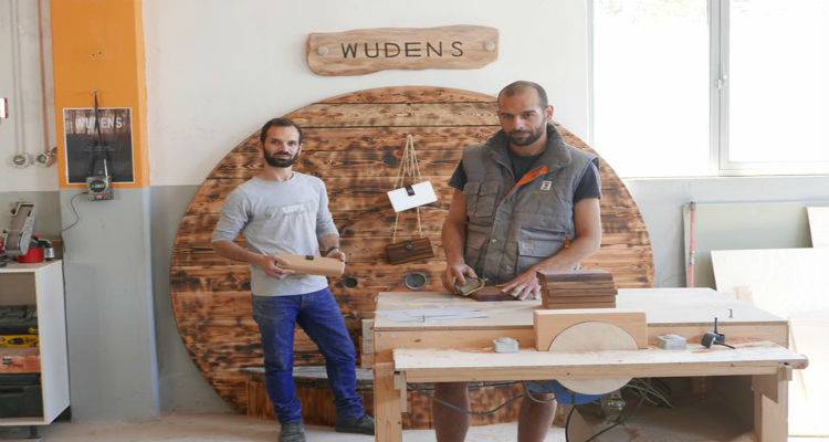 &Omicron;&iota; &alpha;&pi;ί&theta;&alpha;&nu;&epsilon;&sigmaf; &xi;ύ&lambda;&iota;&nu;&epsilon;&sigmaf; &tau;&sigma;ά&nu;&tau;&epsilon;&sigmaf; Wudens &alpha;&pi;ό &tau;&eta; &Lambda;ή&mu;&nu;&omicron; (photos)