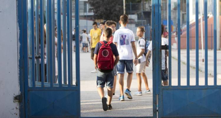«Με κλώτσαγε στην κοιλιά»: Ο 11χρονος Φιλιππινέζος περιγράφει τον ξυλοδαρμό του από τον πατέρα συμμαθήτριάς του