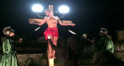 &Alpha;&nu;&alpha;&pi;&alpha;&rho;ά&sigma;&tau;&alpha;&sigma;&eta; &tau;&omicron;&upsilon; &Theta;&epsilon;ί&omicron;&upsilon; &Delta;&rho;ά&mu;&alpha;&tau;&omicron;&sigmaf; &sigma;&tau;&omicron; &Mu;&omicron;ύ&delta;&rho;&omicron; (photos)