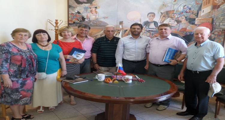 Με αντιπροσωπεία από το Μπελορέτσενσκ της Ρωσίας συναντήθηκε ο Δημήτρης Μαρινάκης (photos)