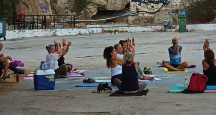 &Tau;&omicron; &kappa;ό&mu;&mu;&alpha; &Kappa;&alpha;&sigma;&sigma;&epsilon;&lambda;ά&kappa;&eta; &pi;&rho;ό&sigma;&phi;&epsilon;&rho;&epsilon; &delta;&omega;&rho;&epsilon;ά&nu;... &gamma;&iota;ό&gamma;&kappa;&alpha; &kappa;&alpha;&iota; &epsilon;&upsilon;&epsilon;&xi;ί&alpha; | &laquo;&Gamma;&upsilon;&mu;&nu;&alpha;&sigma;&tau;ή&rho;&iota;&omicron; &pi;ά&nu;&epsilon; &nu;&alpha; &iota;&delta;&rho;ύ&sigma;&omicron;&upsilon;&nu;&raquo;, &sigma;&chi;&omicron;&lambda;ί&alpha;&sigma;&epsilon; &omicron; &Alpha;&nu;&tau;ώ&nu;&alpha;&rho;&omicron;&sigmaf;