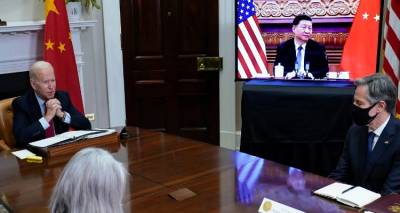 Αμετακίνητοι στις θέσεις τους οι Μπάιντεν και Τζινπίνγκ μετά την ολοκλήρωση της τηλεδιάσκεψης