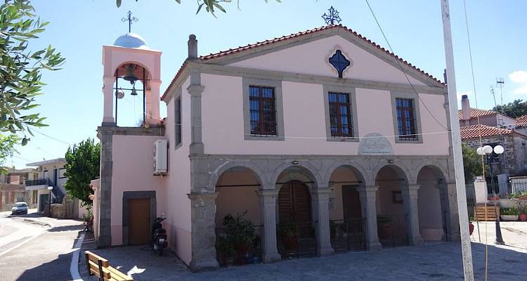 &Omicron;&iota; &gamma;&upsilon;&nu;&alpha;ί&kappa;&epsilon;&sigmaf; &tau;&omega;&nu; &Tau;&sigma;&iota;&mu;&alpha;&nu;&delta;&rho;ί&omega;&nu; &sigma;&tau;ή&rho;&iota;&xi;&alpha;&nu; &tau;&omicron;&nu; &Nu;&alpha;ό &tau;&omicron;&upsilon;&sigmaf; &pi;&omicron;&upsilon; &epsilon;&pi;&lambda;ή&gamma;&eta; &alpha;&pi;ό &tau;&eta; Bora