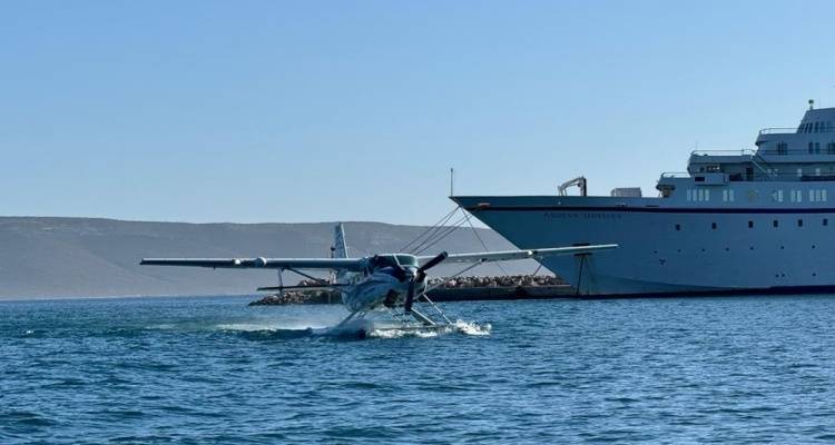 Hellenic Seaplanes: &Sigma;&tau;&omicron; &delta;ί&kappa;&tau;&upsilon;&omicron; &upsilon;&delta;&alpha;&tau;&omicron;&delta;&rho;&omicron;&mu;ί&omega;&nu; &kappa;&alpha;&iota; &tau;&alpha; &Psi;&alpha;&rho;ά
