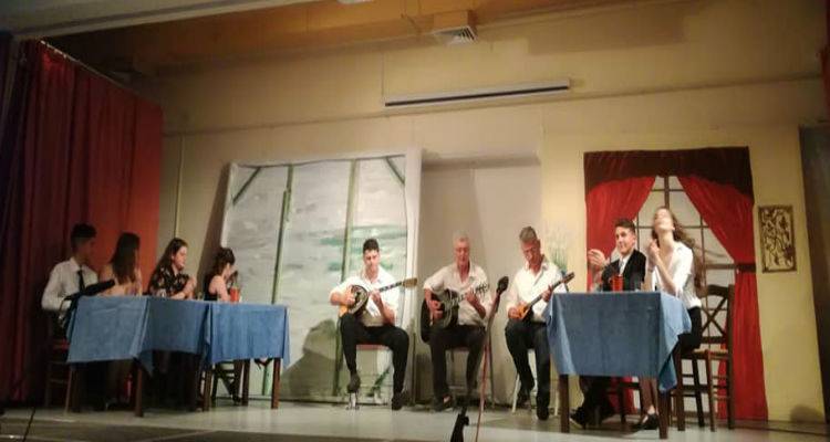 &Gamma;&Epsilon;&Lambda; &Mu;&omicron;ύ&delta;&rho;&omicron;&upsilon; &laquo;&Mu;&iota;&alpha; &beta;&rho;&alpha;&delta;&iota;ά &pi;&omicron;&upsilon; &tau;&alpha; &epsilon;ί&chi;&epsilon; ό&lambda;&alpha;&raquo; (photos)