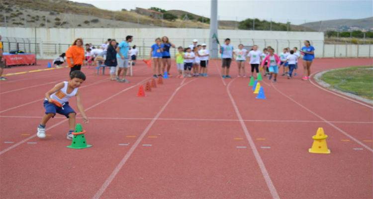 &Nu;ί&kappa;&omicron;&sigmaf; &Kappa;&alpha;&rho;ύ&delta;&eta;&sigmaf; &gamma;&iota;&alpha; Kids Athletics: :Έ&nu;&alpha; &mu;&epsilon;&gamma;ά&lambda;&omicron; &Mu;&pi;&rho;ά&beta;&omicron; &kappa;&alpha;&iota; έ&nu;&alpha; &tau;&epsilon;&rho;ά&sigma;&tau;&iota;&omicron; &Epsilon;&upsilon;&chi;&alpha;&rho;&iota;&sigma;&tau;ώ" (photos)