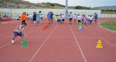 &Nu;ί&kappa;&omicron;&sigmaf; &Kappa;&alpha;&rho;ύ&delta;&eta;&sigmaf; &gamma;&iota;&alpha; Kids Athletics: :Έ&nu;&alpha; &mu;&epsilon;&gamma;ά&lambda;&omicron; &Mu;&pi;&rho;ά&beta;&omicron; &kappa;&alpha;&iota; έ&nu;&alpha; &tau;&epsilon;&rho;ά&sigma;&tau;&iota;&omicron; &Epsilon;&upsilon;&chi;&alpha;&rho;&iota;&sigma;&tau;ώ" (photos)