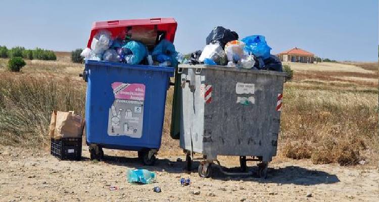 "&Beta;&omicron;&upsilon;&lambda;&iota;ά&zeta;&epsilon;&iota; &eta; &Lambda;ή&mu;&nu;&omicron;&sigmaf; &alpha;&pi;' &tau;&alpha; &sigma;&kappa;&omicron;&upsilon;&pi;ί&delta;&iota;&alpha;"