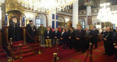 &Tau;&alpha; &omicron;&sigma;&tau;ά &tau;&omicron;&upsilon; &Alpha;&gamma;ί&omicron;&upsilon; &Sigma;ώ&zeta;&omicron;&nu;&tau;&alpha; &pi;&rho;&omicron;&sigma;&kappa;ύ&nu;&eta;&sigma;&epsilon; &omicron; &Alpha;&rho;&chi;&iota;&epsilon;&pi;ί&sigma;&kappa;&omicron;&pi;&omicron;&sigmaf; &Iota;&epsilon;&rho;ώ&nu;&upsilon;&mu;&omicron;&sigmaf; (photos +mp3)