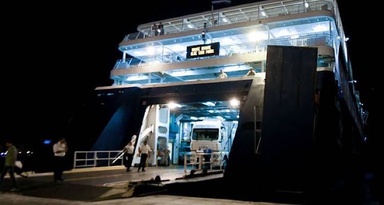 Μπάχαλο στην Ικαρία: 220 επιβάτες έβγαλαν εισιτήριο για Σύρο ενώ πήγαιναν Πειραιά