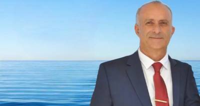 Έ&pi;&alpha;&rho;&chi;&omicron;&sigmaf; &Lambda;ή&mu;&nu;&omicron;&upsilon;: &laquo;&Lambda;&upsilon;&pi;ά&mu;&alpha;&iota; &pi;&omicron;&upsilon; &gamma;&iota;&alpha; &mu;&iota;&kappa;&rho;&omicron;&pi;&omicron;&lambda;&iota;&tau;&iota;&kappa;έ&sigmaf; &sigma;&kappa;&omicron;&pi;&iota;&mu;ό&tau;&eta;&tau;&epsilon;&sigmaf; &pi;&alpha;ί&zeta;&epsilon;&tau;&alpha;&iota; &alpha;&upsilon;&tau;ό &tau;&omicron; &pi;&alpha;&iota;&chi;&nu;ί&delta;&iota; &sigma;&epsilon; &beta;ά&rho;&omicron;&sigmaf;  &tau;&omega;&nu; &gamma;&omicron;&nu;έ&omega;&nu; &kappa;&alpha;&iota; &tau;&omega;&nu; &mu;&alpha;&theta;&eta;&tau;ώ&nu;&raquo;