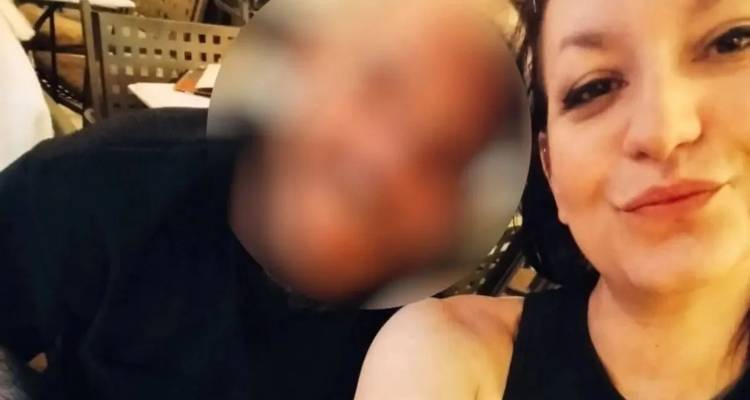 &Theta;&rho;ί&lambda;&epsilon;&rho; &sigma;&tau;&omicron;&nu; &Kappa;&omicron;&lambda;&omega;&nu;ό: &Sigma;ή&mu;&epsilon;&rho;&alpha; &eta; &nu;&epsilon;&kappa;&rho;&omicron;&psi;ί&alpha; &sigma;&tau;&eta;&nu; έ&gamma;&kappa;&upsilon;&omicron; -&Tau;&iota; &kappa;&rho;ύ&beta;&epsilon;&iota; &omicron; &sigma;ύ&nu;&tau;&rho;&omicron;&phi;ό&sigmaf; &tau;&eta;&sigmaf;, &sigma;&omicron;&kappa;&alpha;&rho;&iota;&sigma;&tau;&iota;&kappa;έ&sigmaf; &alpha;&pi;&omicron;&kappa;&alpha;&lambda;ύ&psi;&epsilon;&iota;&sigmaf; &gamma;&epsilon;&iota;&tau;ό&nu;&omega;&nu;