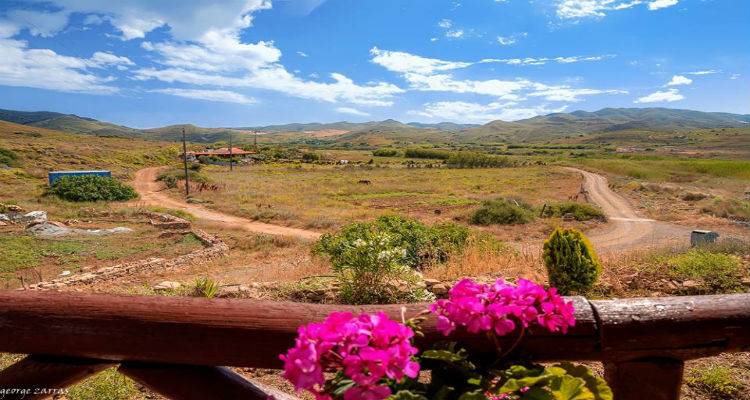 &Sigma;&tau;&omicron;&upsilon;&sigmaf; 32 &beta;&alpha;&theta;&mu;&omicron;ύ&sigmaf; &sigma;ή&mu;&epsilon;&rho;&alpha; &omicron; &upsilon;&delta;&rho;ά&rho;&gamma;&upsilon;&rho;&omicron;&sigmaf; &sigma;&tau;&eta; &Lambda;ή&mu;&nu;&omicron; (mp3)