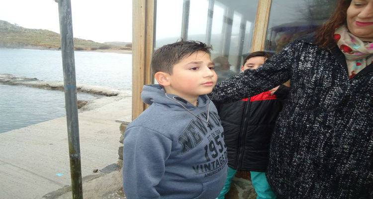 &Tau;&omicron; &Theta;ά&nu;&omicron;&sigmaf; &tau;ί&mu;&eta;&sigma;&epsilon; &tau;&omicron;&nu; &alpha;&nu;ή&lambda;&iota;&kappa;&omicron; &pi;&omicron;&upsilon; έ&pi;&epsilon;&sigma;&epsilon; &gamma;&iota;&alpha; &tau;&omicron; &sigma;&tau;&alpha;&upsilon;&rho;ό (photos)