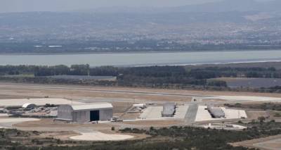 &Alpha;&nu;&alpha;&chi;&alpha;&iota;&tau;ί&sigma;&tau;&eta;&kappa;&epsilon; &kappa;&alpha;&iota; &delta;&epsilon;ύ&tau;&epsilon;&rho;&omicron; drone &sigma;&tau;&iota;&sigmaf; &beta;&rho;&epsilon;&tau;&alpha;&nu;&iota;&kappa;έ&sigmaf; &beta;ά&sigma;&epsilon;&iota;&sigmaf; &sigma;&tau;&eta;&nu; &Kappa;ύ&pi;&rho;&omicron;, &kappa;&lambda;&epsilon;&iota;&sigma;&tau;ά &sigma;&chi;&omicron;&lambda;&epsilon;ί&alpha; &sigma;ή&mu;&epsilon;&rho;&alpha;, έ&phi;&upsilon;&gamma;&alpha;&nu; &omicron;&iota; &kappa;ά&tau;&omicron;&iota;&kappa;&omicron;&iota; &alpha;&pi;ό &tau;&omicron; &Alpha;&kappa;&rho;&omega;&tau;ή&rho;&iota;