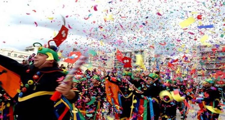 Αποκριάτικα ήθη και έθιμα αναβιώνουν σε κάθε γωνιά της Ελλάδας