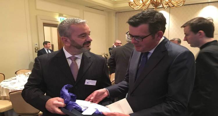 &Sigma;&upsilon;&nu;&alpha;&nu;&tau;ή&sigma;&epsilon;&iota;&sigmaf; &gamma;&iota;&alpha; &tau;&eta;&nu; &alpha;&nu;ά&delta;&epsilon;&iota;&xi;&eta; &tau;&omicron;&upsilon; &rho;ό&lambda;&omicron;&upsilon; &tau;&eta;&sigmaf; &Lambda;ή&mu;&nu;&omicron;&upsilon; &sigma;&tau;&eta;&nu; &Epsilon;&kappa;&sigma;&tau;&rho;&alpha;&tau;&epsilon;ί&alpha; &tau;&eta;&sigmaf; &Kappa;&alpha;&lambda;&lambda;ί&pi;&omicron;&lambda;&eta;&sigmaf; (photos)