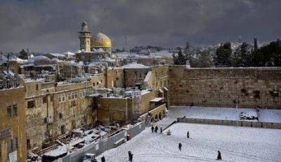 Ισχυρή κακοκαιρία πλήττει τη Μέση Ανατολή με χιόνια, βροχές και ισχυρούς ανέμους