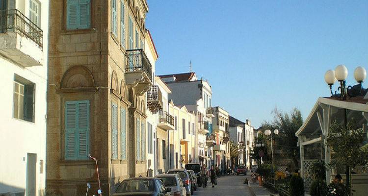 &Epsilon;&pi;&iota;&mu;&epsilon;&lambda;&eta;&tau;ή&rho;&iota;&omicron; &Lambda;έ&sigma;&beta;&omicron;&upsilon; &sigma;&epsilon; &Pi;&alpha;&pi;&alpha;&nu;ά&tau;&sigma;&iota;&omicron;&upsilon; &laquo;&Delta;&eta;&mu;&iota;&omicron;&upsilon;&rho;&gamma;&epsilon;ί&tau;&alpha;&iota; έ&nu;&alpha; &epsilon;&pi;&iota;&pi;&lambda;έ&omicron;&nu; &pi;&alpha;&rho;ά&gamma;&omicron;&nu;&tau;&alpha;  &alpha;&pi;&omicron;&epsilon;&pi;έ&nu;&delta;&upsilon;&sigma;&eta;&sigmaf; &kappa;&alpha;&iota; &omicron;&iota;&kappa;&omicron;&nu;&omicron;&mu;&iota;&kappa;ή&sigmaf; &sigma;&tau;&alpha;&sigma;&iota;&mu;ό&tau;&eta;&tau;&alpha;&sigmaf; &sigma;&tau;&omicron; &Beta;. &Alpha;&iota;&gamma;&alpha;ί&omicron;&raquo;