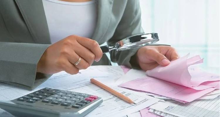 Στο μικροσκόπιο της εφορίας οι καταθέσεις του 2015!