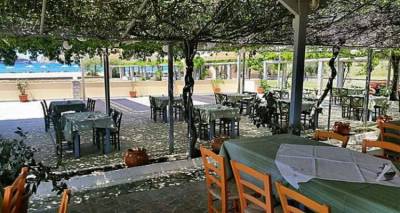 &Alpha;&nu;ή&mu;&epsilon;&rho;&alpha; &tau;&eta;&sigmaf; &Pi;&alpha;&nu;&alpha;&gamma;ί&alpha;&sigmaf; &pi;ά&mu;&epsilon; &laquo;&Gamma;&iota;ά&nu;&nu;&alpha;&kappa;&alpha;&rho;&omicron;&raquo; &sigma;&tau;&omicron; &Theta;ά&nu;&omicron;&sigmaf;