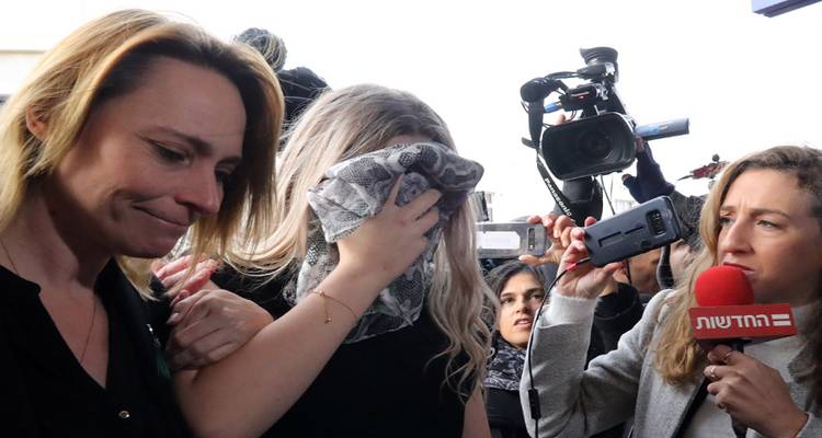 Ανακούφιση μετά την επιστροφή της 19χρονης από την Κύπρο