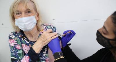 Κορονοϊός – Βρετανία: Περισσότεροι από 32 εκατομμύρια άνθρωποι έχουν εμβολιαστεί με την πρώτη δόση εμβολίου κατά της νόσου