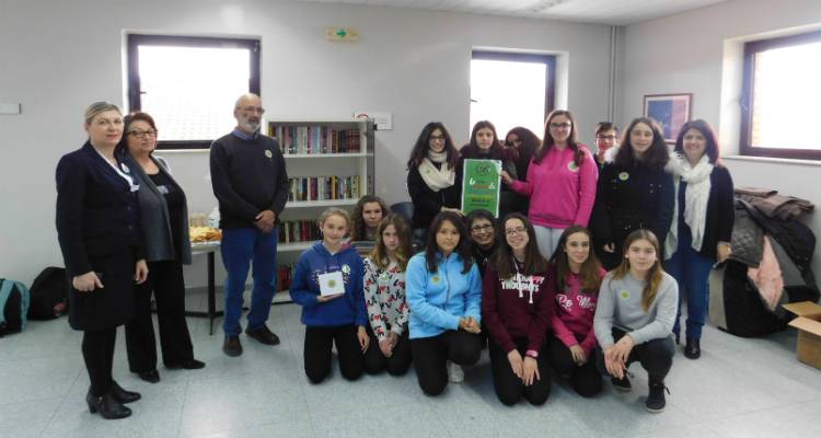 Οι μαθητές του Γυμνασίου Λιβαδοχωρίου προσέφεραν βιβλία για τους ασθενείς στο Νοσοκομείο Λήμνου (photos)