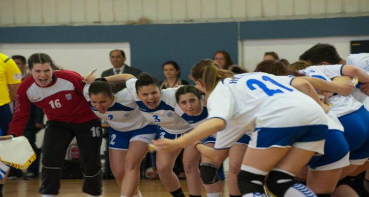 &Sigma;&tau;&eta; &Lambda;ή&mu;&nu;&omicron; &omicron;&iota; &Gamma;&upsilon;&nu;&alpha;ί&kappa;&epsilon;&sigmaf; &Kappa;19