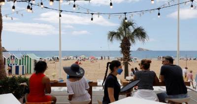 Βρετανία – Κορονοϊός: Αντιφατικές οι ενδείξεις για τα ταξίδια στο εξωτερικό