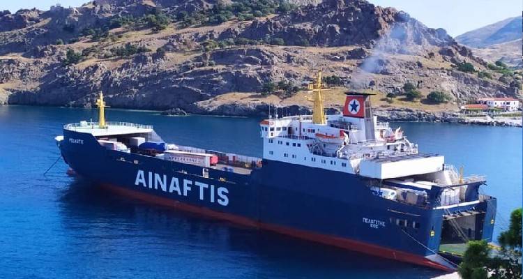 &Sigma;&upsilon;&gamma;&kappa;&rho;&omicron;ύ&sigma;&tau;&eta;&kappa;&epsilon; &omicron; &laquo;&Pi;&epsilon;&lambda;&alpha;&gamma;ί&tau;&eta;&sigmaf;&raquo; &sigma;&tau;&omicron; &Kappa;ά&beta;&omicron; &Nu;&tau;ό&rho;&omicron; &mu;&epsilon; ά&lambda;&lambda;&omicron; &pi;&lambda;&omicron;ί&omicron;