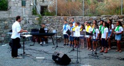 &laquo;&Omicron;&iota; &phi;&omega;&nu;έ&sigmaf; &mu;&alpha;&sigmaf; &mu;&iota;&alpha; &alpha;&gamma;&kappa;&alpha;&lambda;&iota;ά&raquo; &sigma;&tau;&omicron; &Gamma;&upsilon;&mu;&nu;ά&sigma;&iota;&omicron; &Mu;ύ&rho;&iota;&nu;&alpha;&sigmaf; &alpha;&pi;ό &tau;&eta;&nu; &Pi;&alpha;&iota;&delta;&iota;&kappa;ή &Chi;&omicron;&rho;&omega;&delta;ί&alpha; &Delta;ή&mu;&omicron;&upsilon; &Lambda;ή&mu;&nu;&omicron;&upsilon;