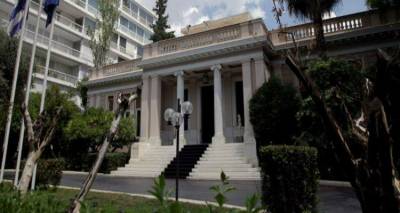 &Sigma;&epsilon; &alpha;&delta;&iota;έ&xi;&omicron;&delta;&omicron; &eta; &kappa;&upsilon;&beta;έ&rho;&nu;&eta;&sigma;&eta;: &Omicron;&iota; &delta;&alpha;&nu;&epsilon;&iota;&sigma;&tau;έ&sigmaf; &alpha;&pi;&alpha;&iota;&tau;&omicron;ύ&nu; &mu;έ&tau;&rho;&alpha; | &Sigma;&epsilon; &lambda;&iota;&mu;&nu;ά&zeta;&omicron;&nu;&tau;&alpha; &nu;&epsilon;&rho;ά &eta; &delta;&iota;&alpha;&pi;&rho;&alpha;&gamma;&mu;ά&tau;&epsilon;&upsilon;&sigma;&eta;
