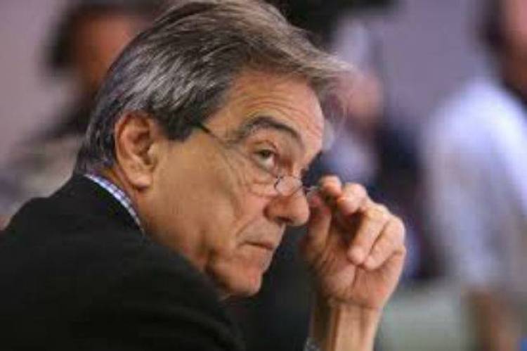 Κάνει πίσω ο Σηφουνάκης για το γάλα μετά τη νέα συμφωνία