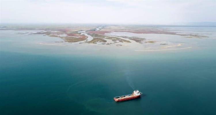 Typhoon Project: Ένας «Τυφώνας» που καθαρίζει τις ελληνικές ακτές από τα σκουπίδια