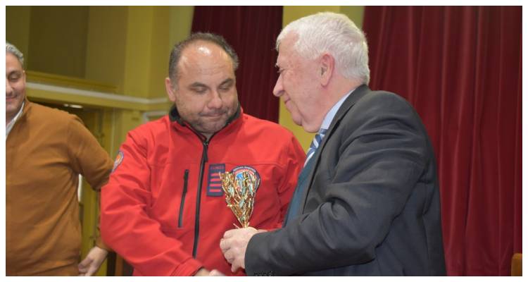 &Eta; &Lambda;έ&sigma;&beta;&omicron;&sigmaf; &upsilon;&pi;&omicron;&delta;έ&chi;&theta;&eta;&kappa;&epsilon; &tau;&eta;&nu; &epsilon;&pi;ί&lambda;&epsilon;&kappa;&tau;&eta; &omicron;&mu;ά&delta;&alpha; &Epsilon;&iota;&delta;&iota;&kappa;ώ&nu; &Alpha;&pi;&omicron;&sigma;&tau;&omicron;&lambda;ώ&nu; &Epsilon;&lambda;&lambda;ά&delta;&omicron;&sigmaf;