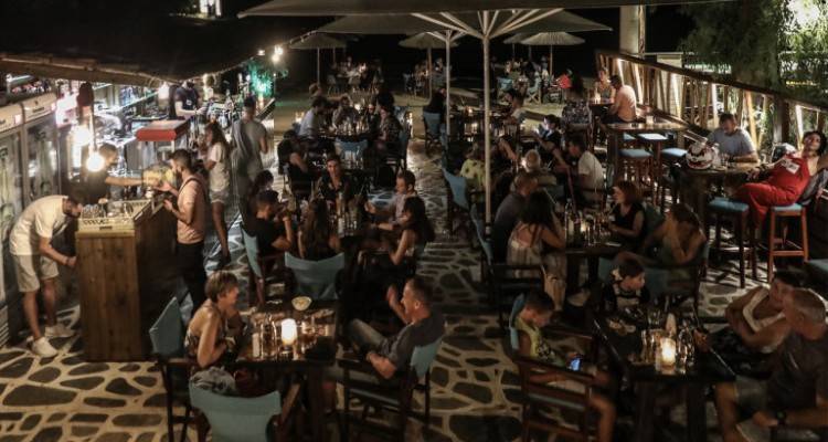 &Kappa;&omicron;&rho;&omega;&nu;&omicron;ϊό&sigmaf;: &Mu;ό&lambda;&iota;&sigmaf; 23 &chi;&rho;ό&nu;&iota;&alpha; &omicron; &mu;έ&sigma;&omicron;&sigmaf; ό&rho;&omicron;&sigmaf; &eta;&lambda;&iota;&kappa;ί&alpha;&sigmaf; &tau;&omega;&nu; &nu;&omicron;&sigma;&omicron;ύ&nu;&tau;&omega;&nu; &sigma;&tau;&iota;&sigmaf; &Kappa;&upsilon;&kappa;&lambda;ά&delta;&epsilon;&sigmaf; | &laquo;&Pi;&omicron;&lambda;&lambda;&omicron;ί &nu;έ&omicron;&iota; &theta;&epsilon;&tau;&iota;&kappa;&omicron;ί &chi;&omega;&rho;ί&sigmaf; &sigma;&upsilon;&mu;&pi;&tau;ώ&mu;&alpha;&tau;&alpha;&raquo;