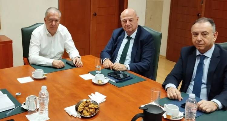 &Tau;&eta;&nu; &epsilon;&pi;ό&mu;&epsilon;&nu;&eta; &epsilon;&beta;&delta;&omicron;&mu;ά&delta;&alpha; &tau;&omicron; &Kappa;&alpha;&lambda;ά&theta;&iota; &tau;&omicron;&upsilon; &Pi;ά&sigma;&chi;&alpha; | &Alpha;&upsilon;&sigma;&tau;&eta;&rho;&omicron;ί έ&lambda;&epsilon;&gamma;&chi;&omicron;&iota; &gamma;&iota;&alpha; &tau;&eta; &sigma;&upsilon;&gamma;&kappa;&rho;ά&tau;&eta;&sigma;&eta; &tau;&omega;&nu; &tau;&iota;&mu;ώ&nu; &tau;&omega;&nu; &alpha;&mu;&nu;&omicron;&epsilon;&rho;&iota;&phi;ί&omega;&nu;