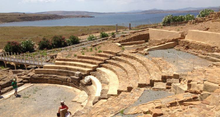 &Sigma;&upsilon;&nu;&alpha;&nu;&tau;ώ&nu;&tau;&alpha;&sigmaf; &tau;&eta;&nu; &Iota;&tau;&alpha;&lambda;&iota;&kappa;ή &Alpha;&rho;&chi;&alpha;&iota;&omicron;&lambda;&omicron;&gamma;&iota;&kappa;ή &Sigma;&chi;&omicron;&lambda;ή &Alpha;&theta;&eta;&nu;ώ&nu; &sigma;&tau;&eta; &Lambda;ή&mu;&nu;&omicron;