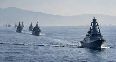 &laquo;&Theta;&alpha;&lambda;&alpha;&sigma;&sigma;ό&lambda;&upsilon;&kappa;&omicron;&sigmaf;&raquo;: &Eta; &Tau;&omicron;&upsilon;&rho;&kappa;ί&alpha; &beta;&gamma;ά&zeta;&epsilon;&iota; &tau;&omicron;&nu; &sigma;&tau;ό&lambda;&omicron; &tau;&eta;&sigmaf; &sigma;&epsilon; &Alpha;&iota;&gamma;&alpha;ί&omicron; &kappa;&alpha;&iota; &Alpha;&nu;&alpha;&tau;&omicron;&lambda;&iota;&kappa;ή &Mu;&epsilon;&sigma;ό&gamma;&epsilon;&iota;&omicron; &sigma;&epsilon; &mu;&iota;&alpha; &kappa;&rho;ί&sigma;&iota;&mu;&eta; &sigma;&upsilon;&gamma;&kappa;&upsilon;&rho;ί&alpha;