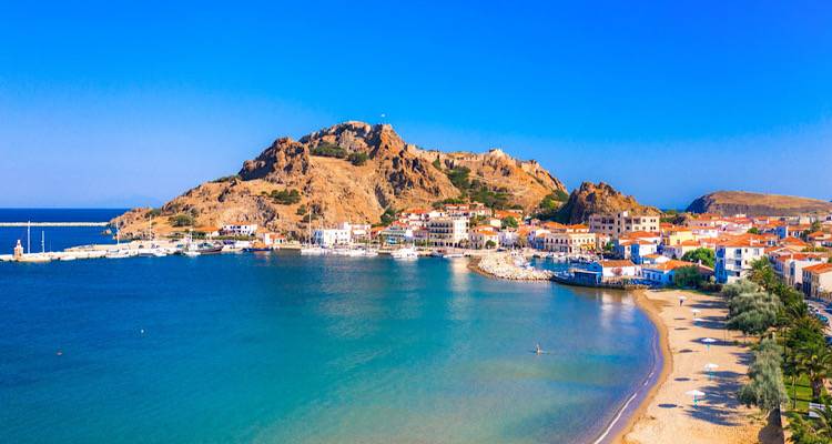 Λήμνος: Ρωτήσαμε μια local πού να φας, να πιεις και να κολυμπήσεις στη νησάρα