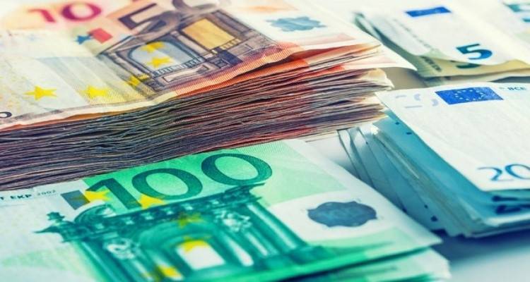 Ποιες συνέπειες θα έχουν οι αιρετοί σε περίπτωση που δεν εφαρμόσουν την ΠΝΠ | “Γαλαζοπράσινο” δάκτυλο βλέπει η κυβέρνηση