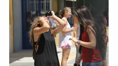 &Mu;&pi;&omicron;&upsilon;&rho;&nu;&omicron;ύ&sigmaf;: &laquo;&Kappa;&alpha;&lambda;ή &tau;ύ&chi;&eta; &sigma;&tau;&omicron;&upsilon;&sigmaf; &nu;έ&omicron;&upsilon;&sigmaf; &kappa;&alpha;&iota; &sigma;&tau;&iota;&sigmaf; &nu;έ&epsilon;&sigmaf; &tau;&omega;&nu; &nu;&eta;&sigma;&iota;ώ&nu; &mu;&alpha;&sigmaf;&raquo;