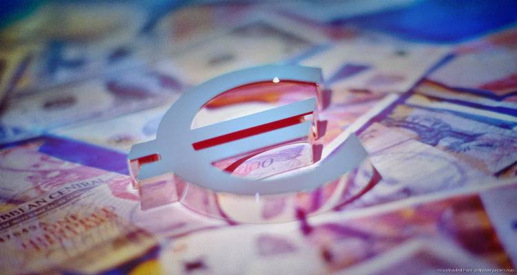 &Tau;&iota; &pi;&rho;&omicron;&beta;&lambda;έ&pi;&epsilon;&iota; &omicron; &nu;ό&mu;&omicron;&sigmaf; &gamma;&iota;&alpha; &tau;&alpha; &kappa;ό&kappa;&kappa;&iota;&nu;&alpha; &delta;ά&nu;&epsilon;&iota;&alpha;
