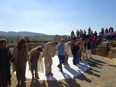 Ο «Οιδίποδας» από το Αρχαίο Θέατρο Ηφαιστείας  στον Fm 100 (mp3 + photos)